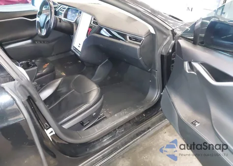 2013 Tesla Model S Performance z USA, uszkodzony, nr VIN 5YJSA1DP0DFP21364